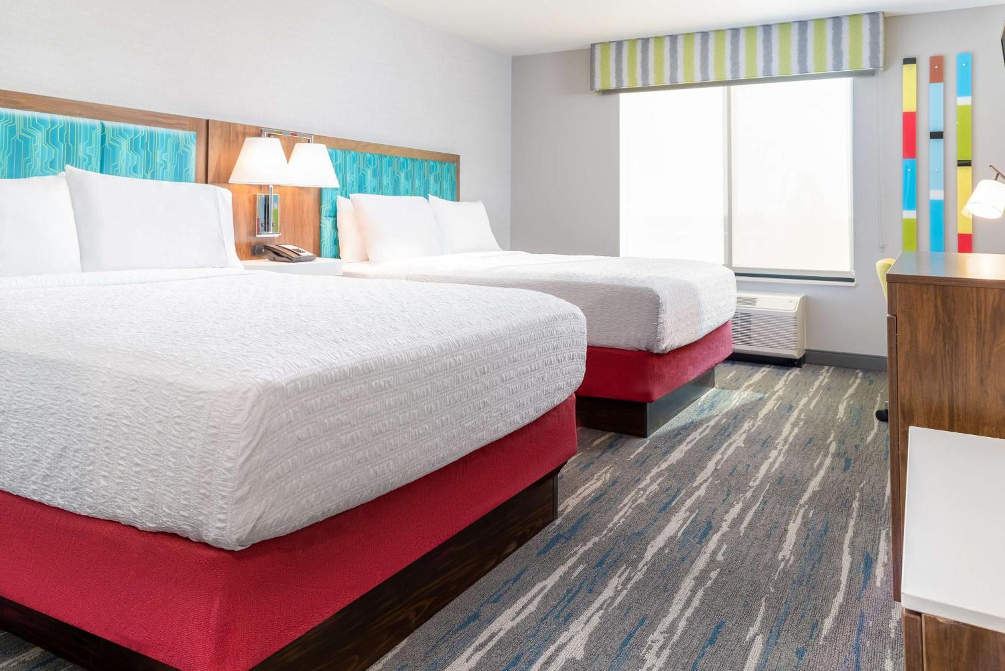 Hampton Inn & Suites Santa Rosa Sonoma Wine Country Exterior photo