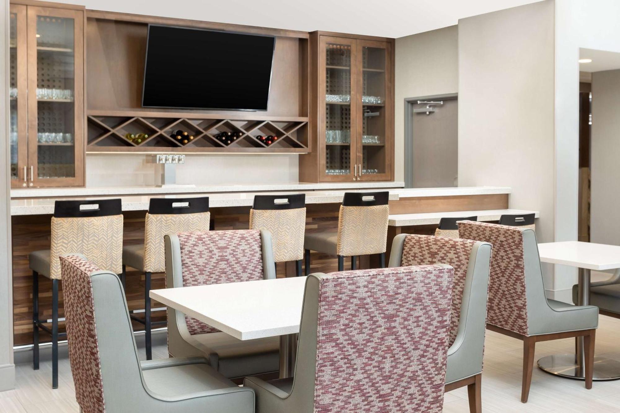 Hampton Inn & Suites Santa Rosa Sonoma Wine Country Exterior photo